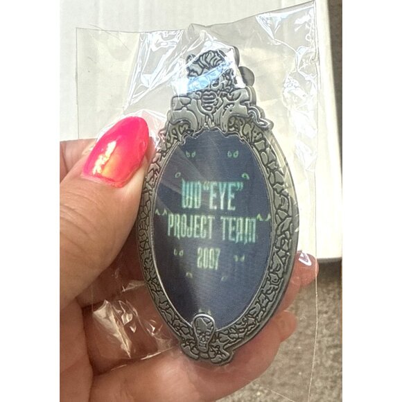 Disney Haunted Mansion "WD Eye Project Team 2007" Limited Edition of 400 Pin - Picture 5 of 5